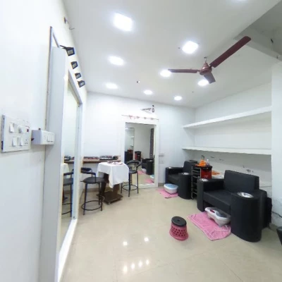 Azad Unisex Salon, Katra Ahluwalia, Amritsar