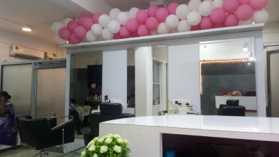 The Aks Unisex Salon