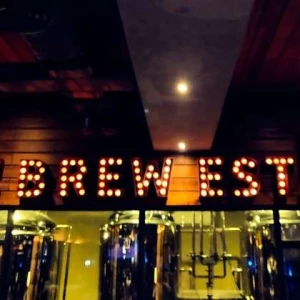 Brew Estate, Dera bassi logo