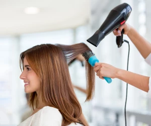 Dhaarani Hair&Beauty Care logo