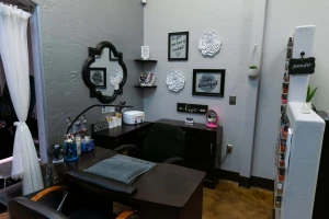 Vegaas Beauty Saloon logo