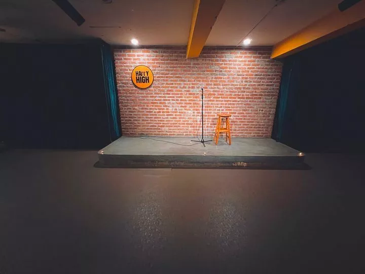 "Happy High Comedy Club: Where Every Show is a Hilarious Experience