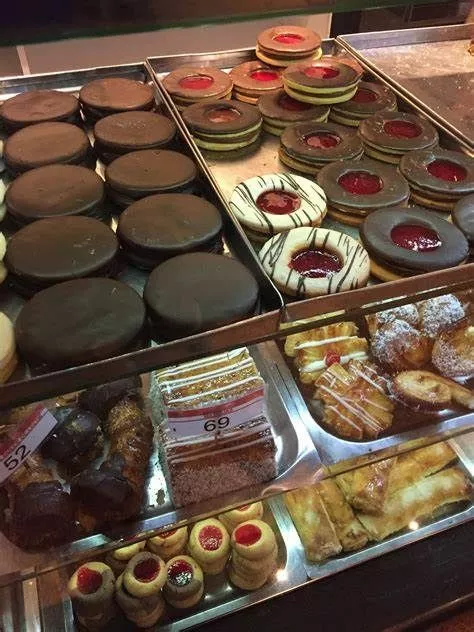 Delicious Food & Bakery