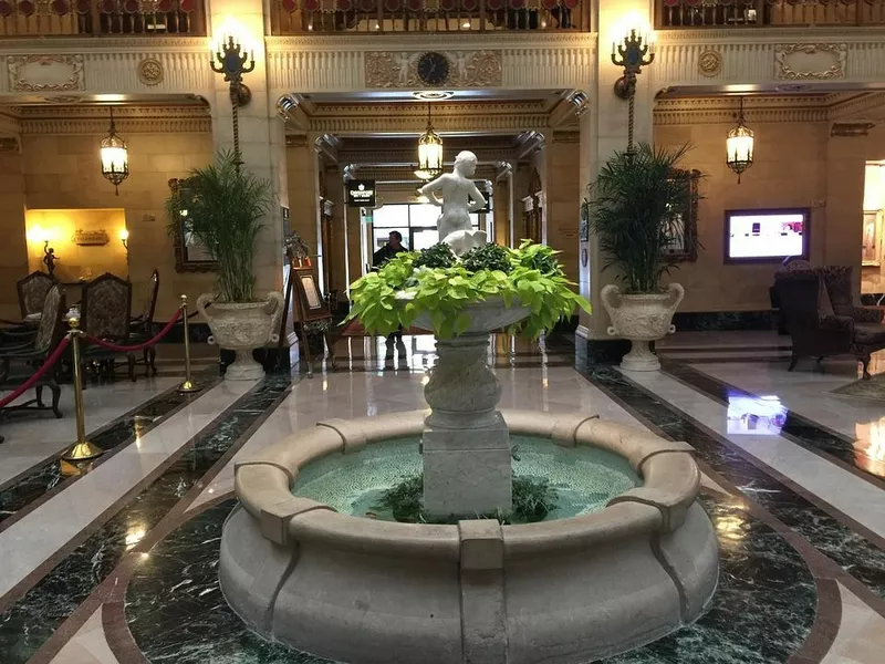 Fountain hotel