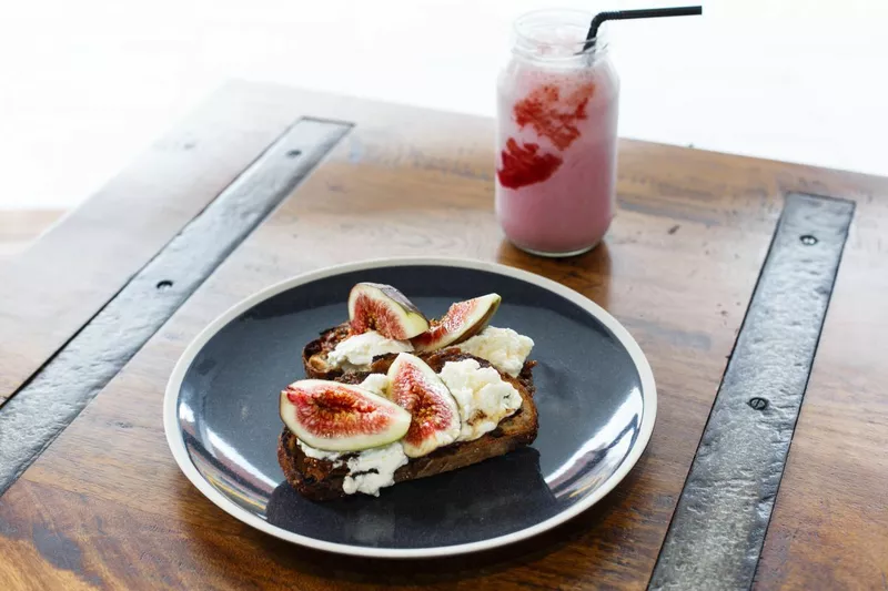 Cafe Summer Hill food and beverages