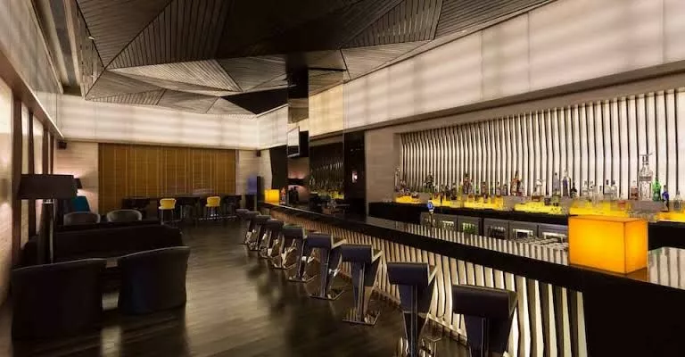 Get 25% Discount at The Hangar Lounge & Bar, Aerocity, Delhi