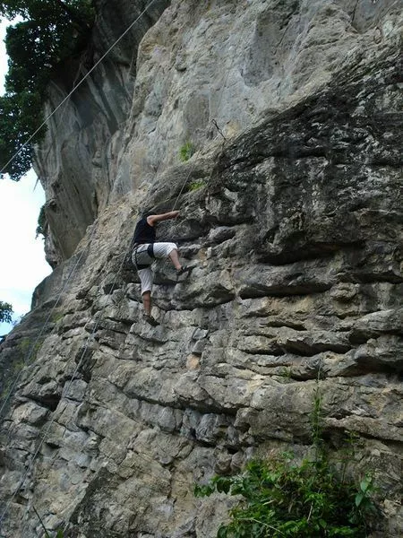 "Introducing South Delhi’s Premier Indoor Climbing Gym – Leisure Rock Climbing by DelhiRock!"